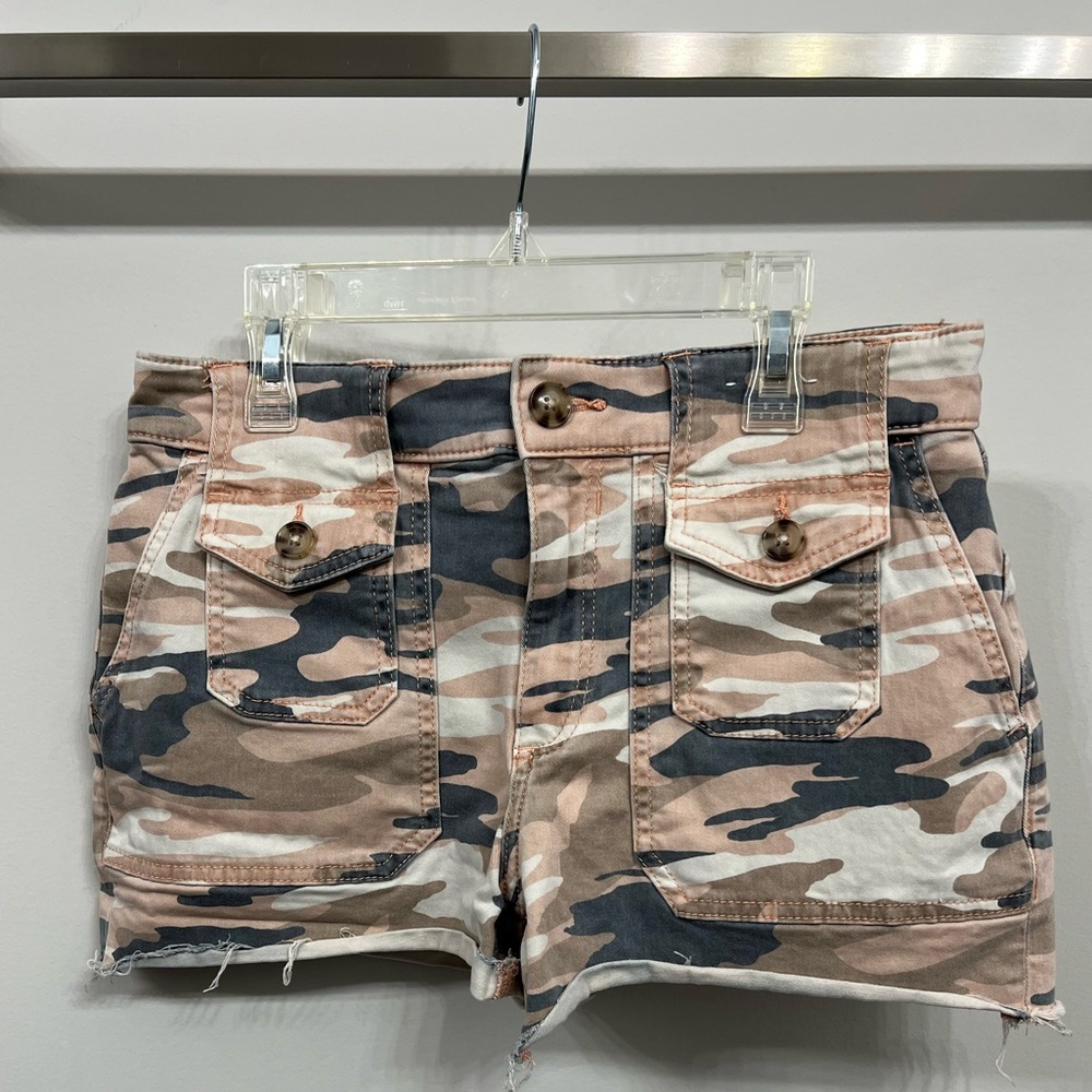 Express: Size 4, High Rise Shorts, Pink Camo